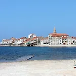 With Parking Space - 22520 * Umag