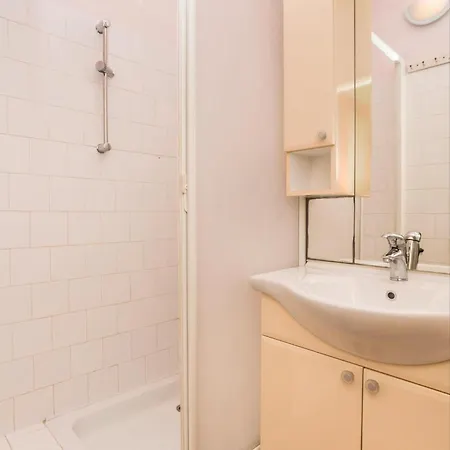 With Parking Space - 22520 Apartmán