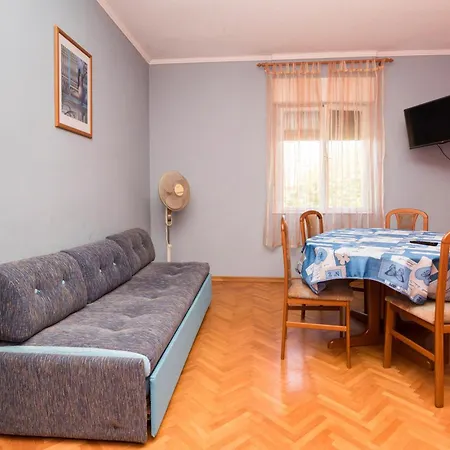 With Parking Space - 22520 Apartmán