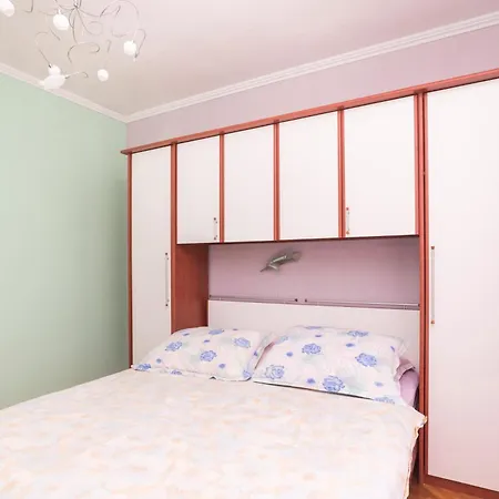 With A Parking Space - 22520 Umag