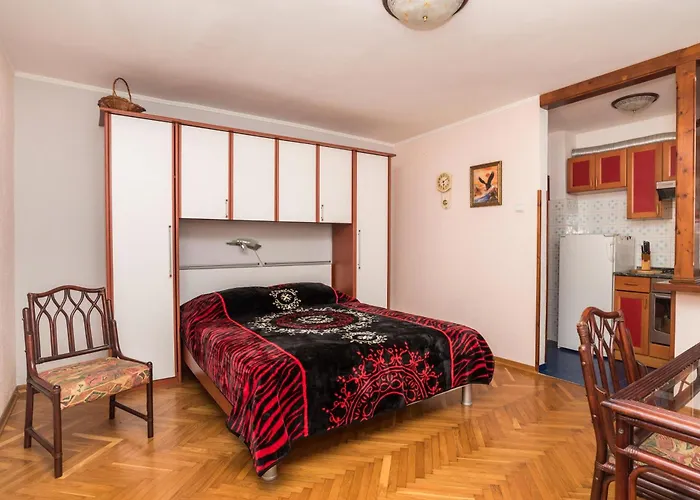 Lejlighed With Parking Space - 22520 *